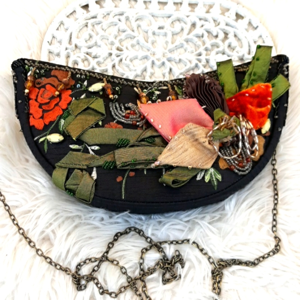 EUC VTG MARY FRANCES SMALL CRESCENT CROSSBODY BAG - Picture 2 of 15
